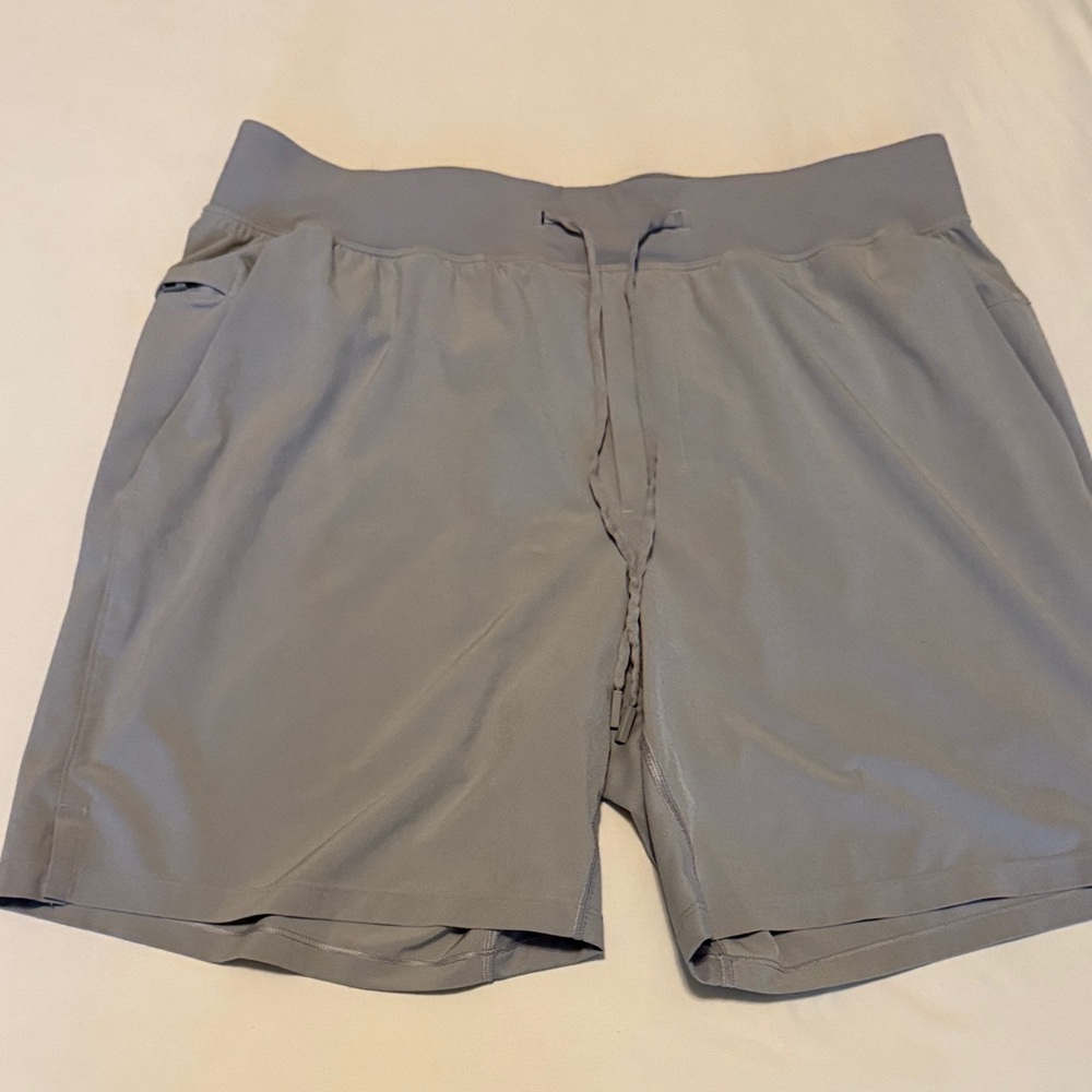 Lululemon THE Linerless 7 inch Shorts Men’s XL light Gray